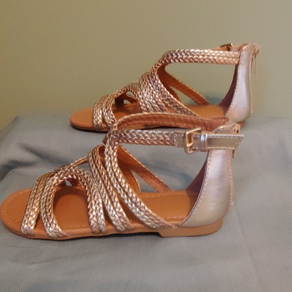 😊 So. AAH (Girls) Sandals NWOT - Picture 3 of 8